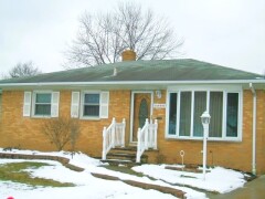 Single hung & bow replacement windows installed by Fairview Home Improvement in Cleveland, Ohio area